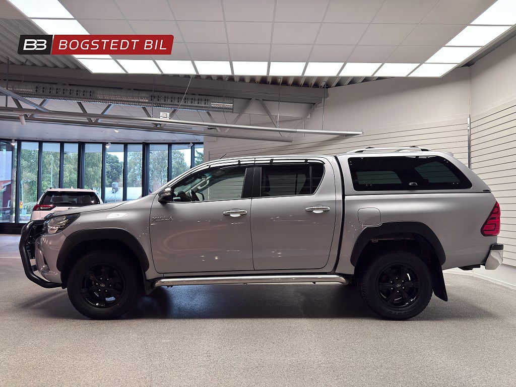Toyota Hilux Dubbelhytt 2.4 AWD Automat |Kåpa|Värmare|Drag|Diffspärr