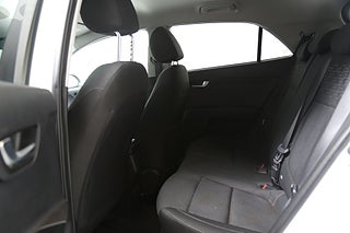 Halvkombi Kia Rio 20 av 23