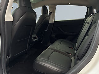 Tesla Model Y Long Range AWD Navi/Elstol/Pano/SoV-Däck/360/Rattvärm – bild 13