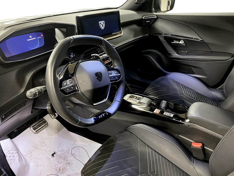 Bild på Peugeot 2008 GT 1.2 PT 130hk Aut - B-KAMERA, CARPLAY