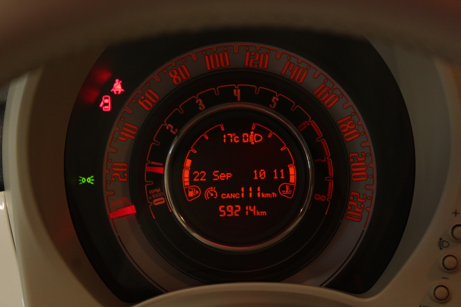 Fiat 500 1.2 69hk Lounge, Panorama, S&V-hjul, Lågmil 2019 - miniatyr 27