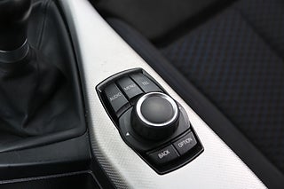 Halvkombi BMW 118I 22 av 24