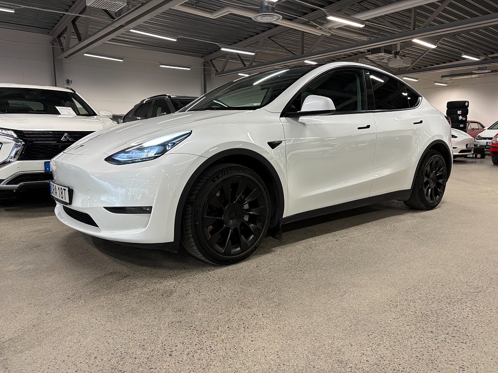 Tesla Model Y Long Range AWD Long Range