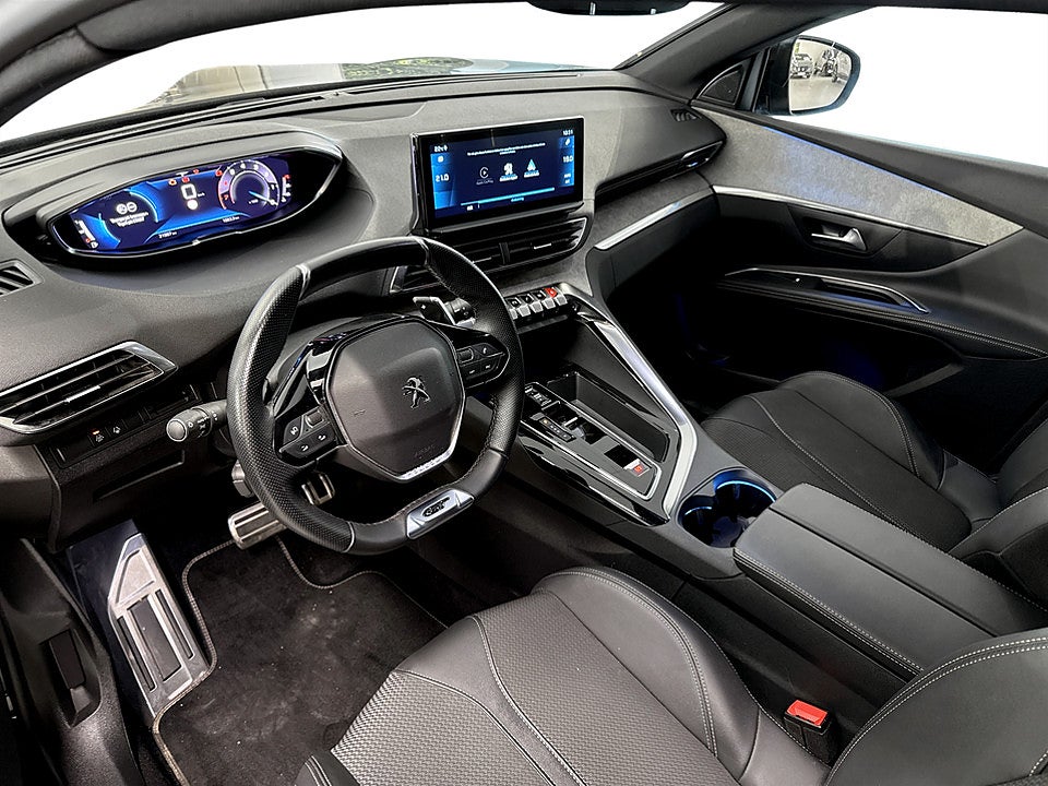 Bild på Peugeot 5008 GT 1.2 PT 130hk Aut 7-SITS B-KAMERA CARPLAY