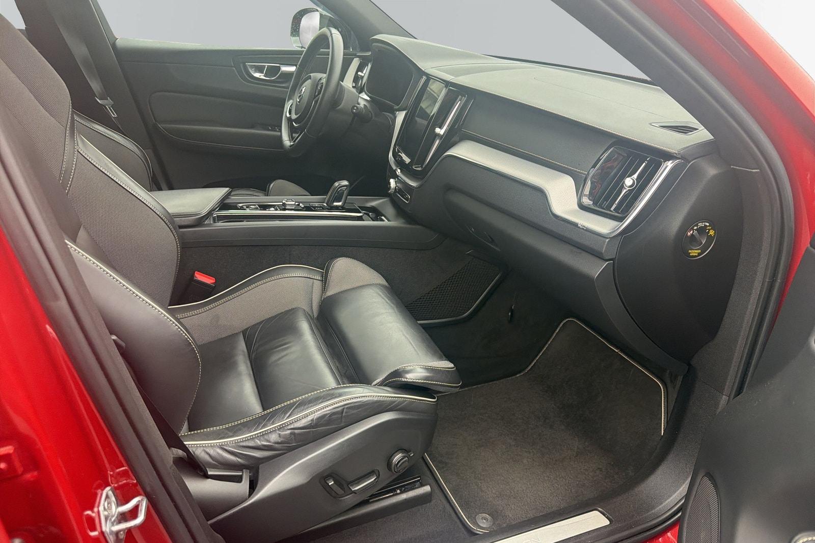 Volvo XC60 B5 AWD Geartronic R-Design Panorama Navi HUD 360 Drag 2020 - miniatyr 13