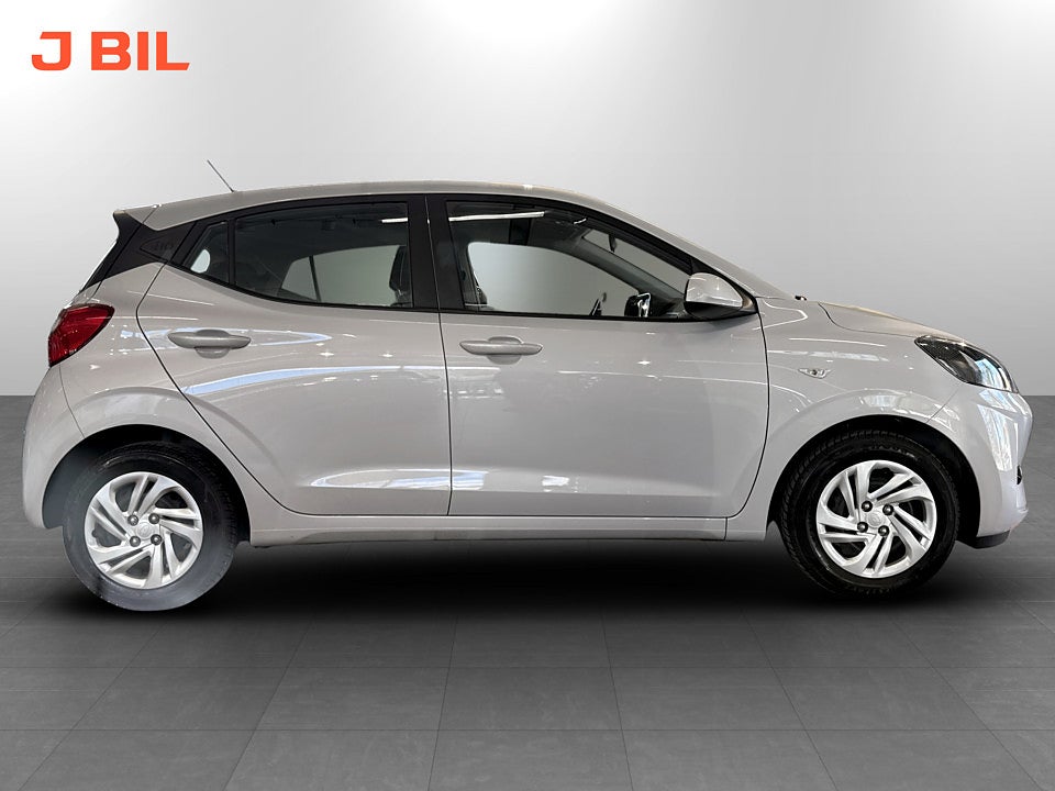 Bild på Hyundai i10 Essential 1.0 67hk BACKKAMERA CARPLAY RATTVÄRME