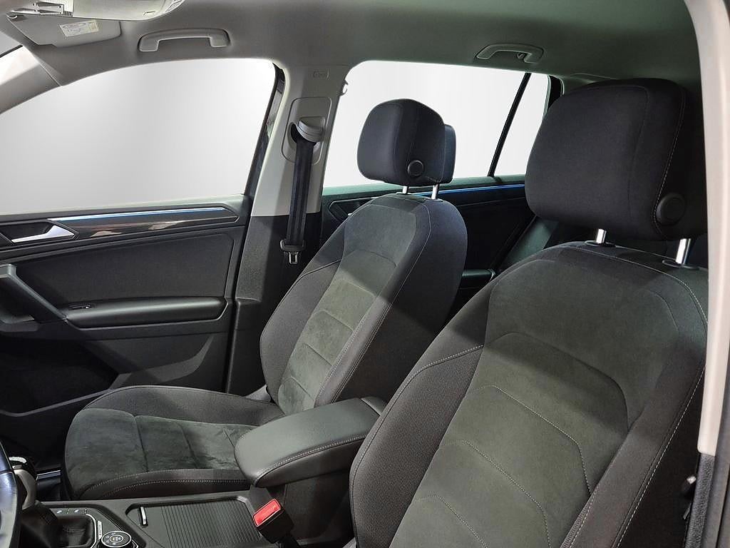 Volkswagen Tiguan Elegance 2.0 TDI 200 hk DSG 4Motion Vhjul Drag Parkv