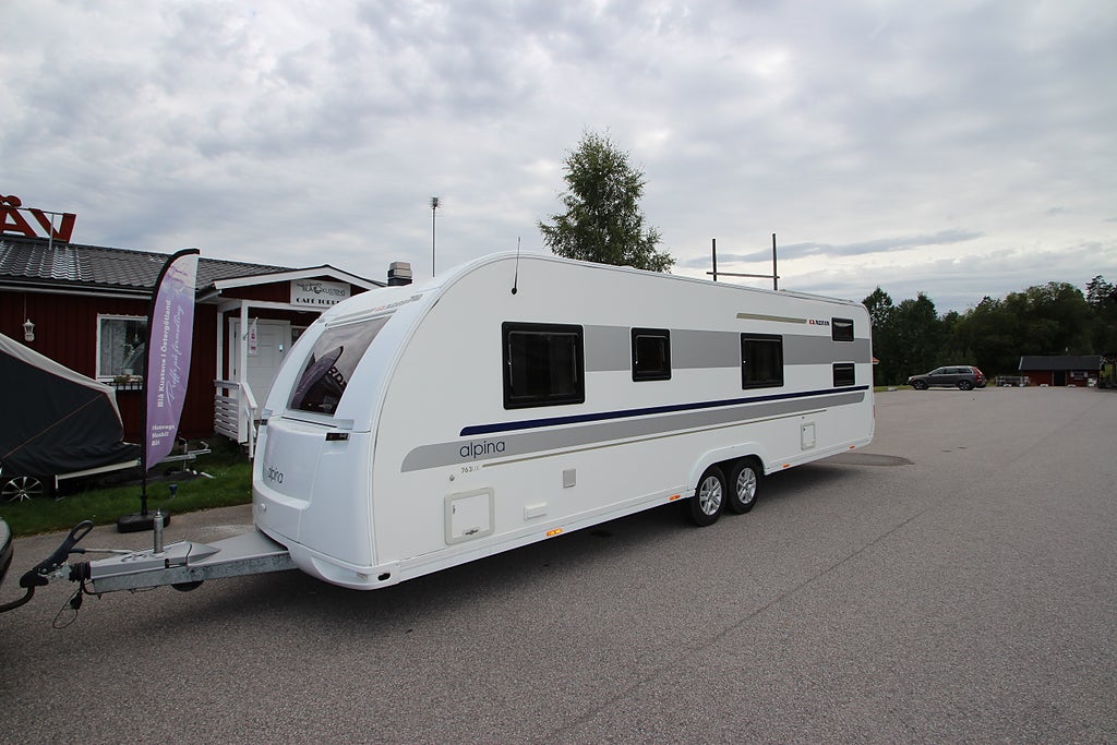 Adria Alpina 763 UK -13 "barnkammare"