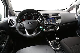Halvkombi Kia Rio 12 av 23