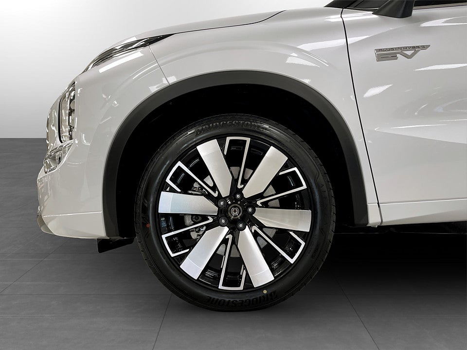 Bild på Mitsubishi Outlander Instyle PHEV 4WD - OMGÅENDE LEVERANS!