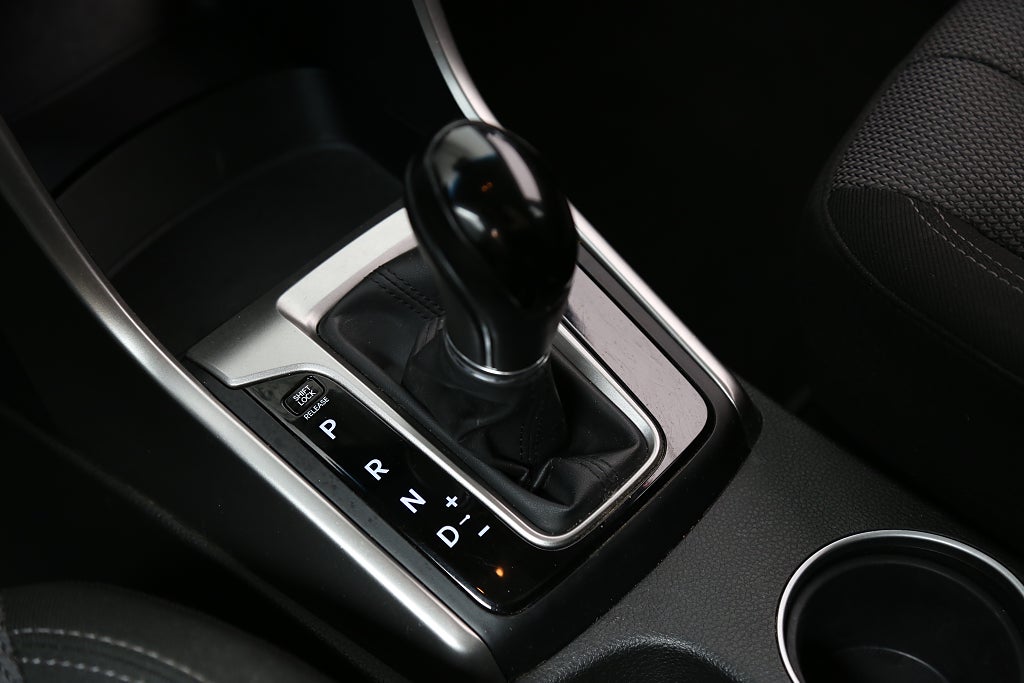 Hyundai i30 1,6 GDI 135hk Business Kombi Automat Nybesikt 2013