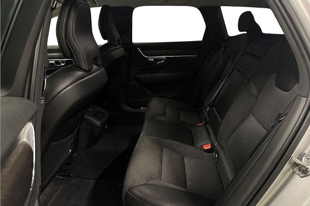 Volvo V90 Cross Country D4 AWD ADV. SE 2,95%