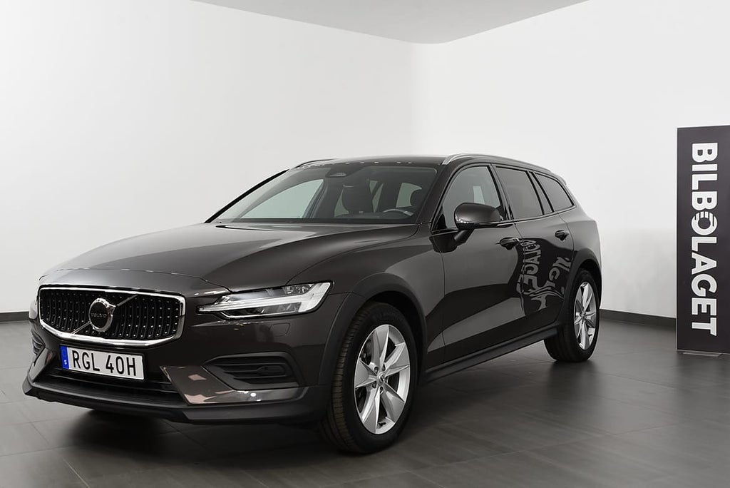 Volvo V60 Cross Country B5 AWD Bensin Core / Carplay /Värmare / Backkam...