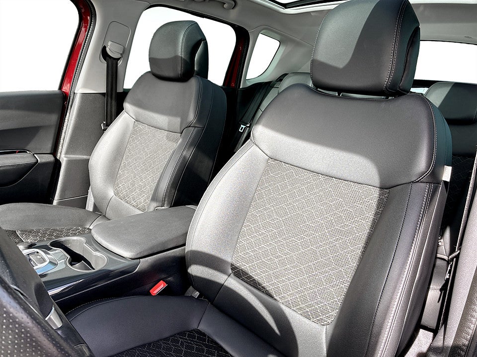 Bild på Peugeot 3008 Allure 1.6 BlueHDi 120hk Aut PANORAMA NYBYTT KAMREM