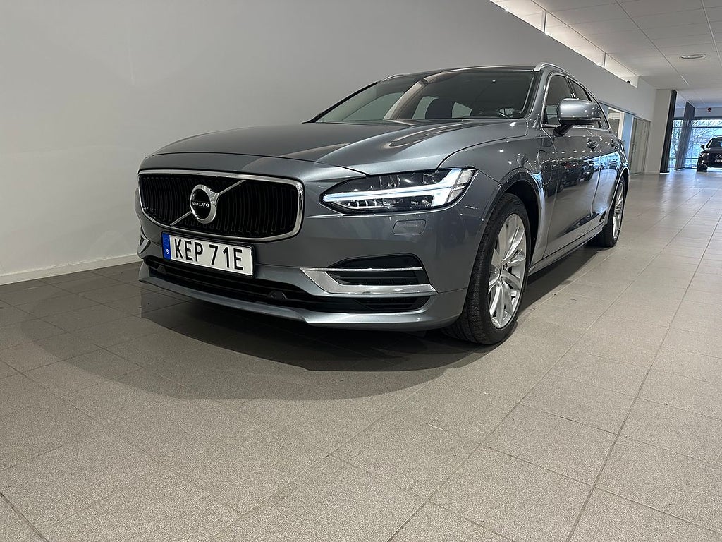 Volvo V90 T8 TE Momentum Advanced Edition