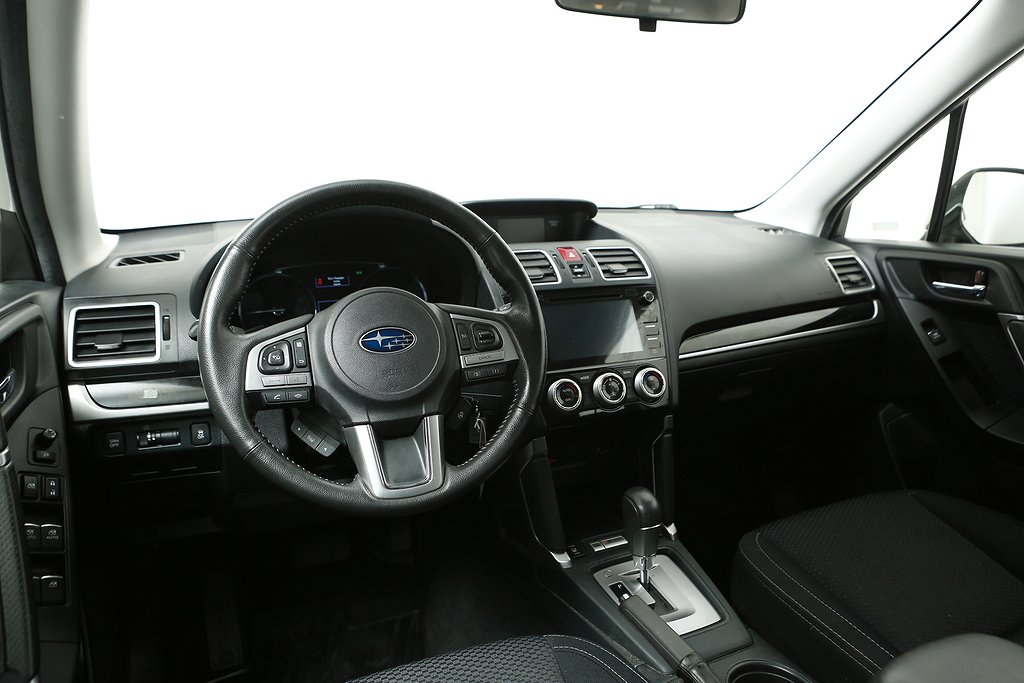 Subaru Forester 2,0i 150hk AWD Aut 1ägare Dragkrok 2016