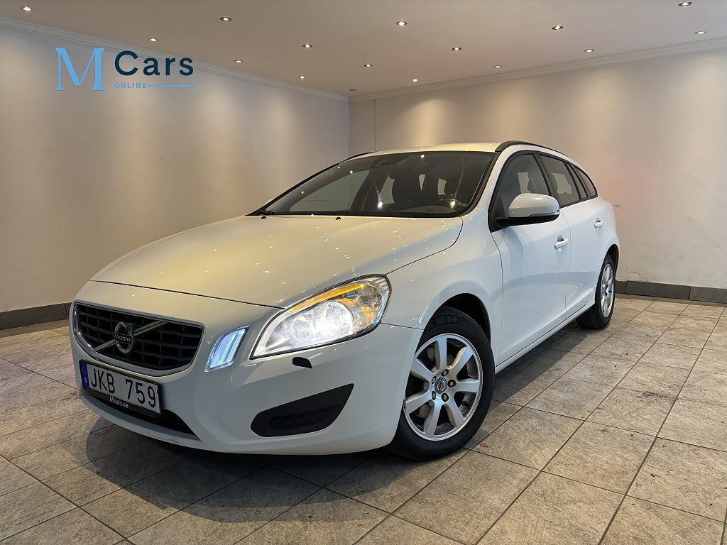 Volvo V60 T3 Powershift Momentum, Dragkrok, Kamrem bytt,Full serv