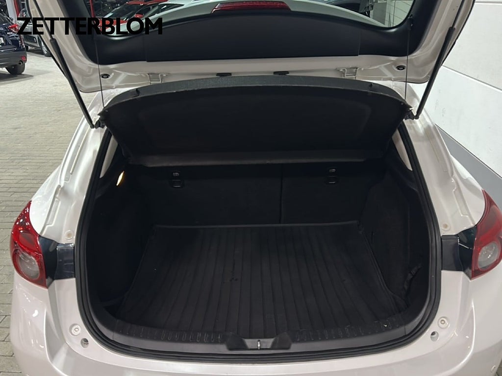 Halvkombi Mazda 3 6 av 21