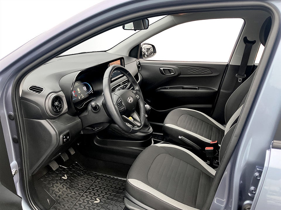 Bild på Hyundai i10 Essential 1.0 blue 67hk CARPLAY RATTVÄRME