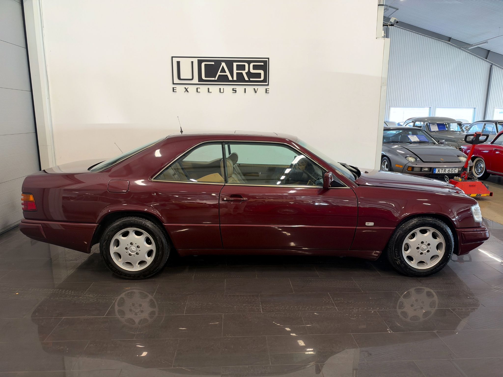 Mercedes-Benz 300 CE Coupé 1988, photo 2/10