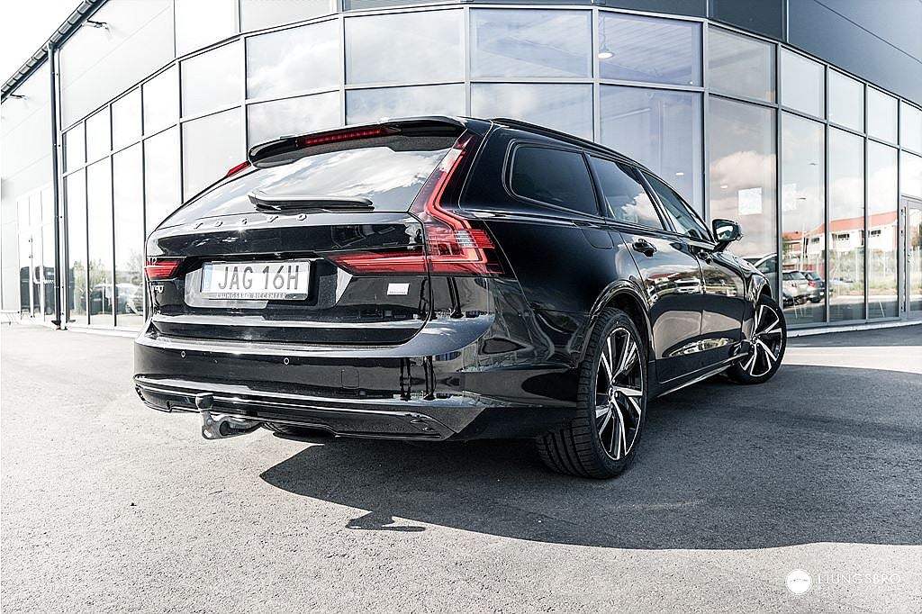 Volvo V90 Recharge T6 AWD Dark Plus 350hk