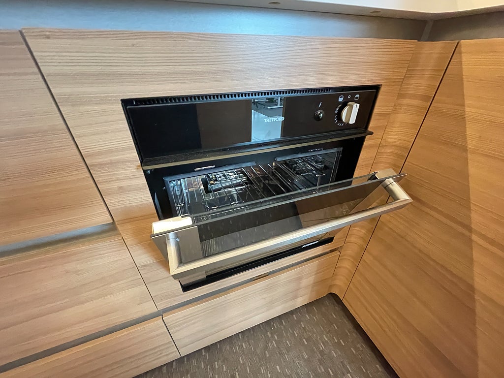 Adria Alpina 573 UP / ALDE / Ugn / Panorama / 1779kr/mån / Cityvatten  - Adria