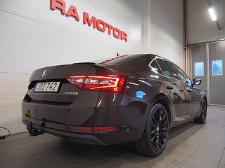Halvkombi Skoda Superb 8 av 27