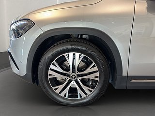 SUV Mercedes-Benz GLA 12 av 14