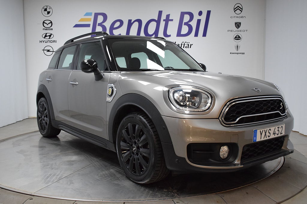 MINI Countryman Cooper SE ALL4 Experience / Navigation / LED