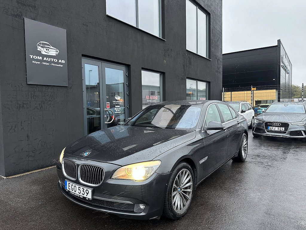 BMW 750 i xDrive Steptronic 408hk 360Kamera Rattvärme Keyless Skin