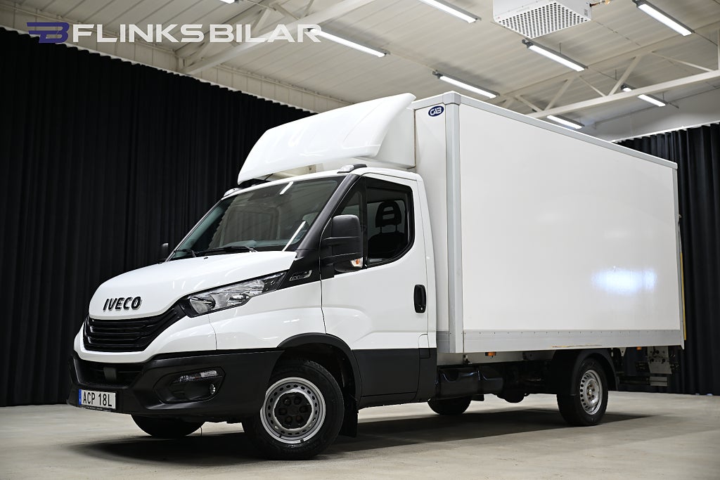 Iveco Daily 136HK Automat|Volymskåp|BG-Lyft|Sidodörr|Lågmil|Leasbar