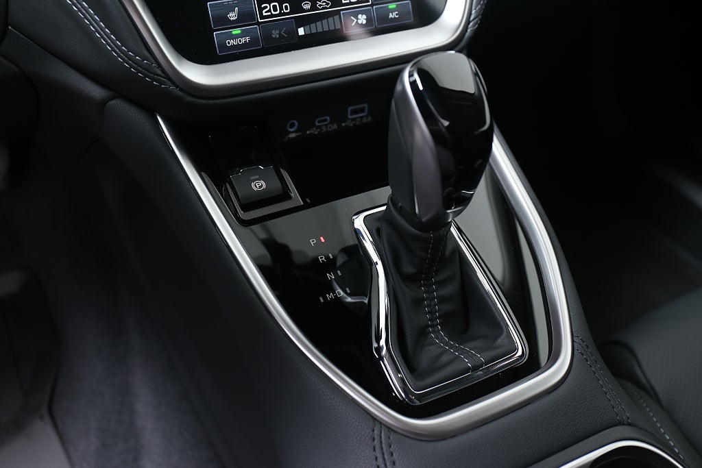 Subaru Outback Limited| 3 fria Service.