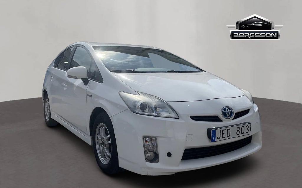 Toyota Prius Hybrid CVT 136HK SVENSKSÅLD ENDAST 11100MIL!