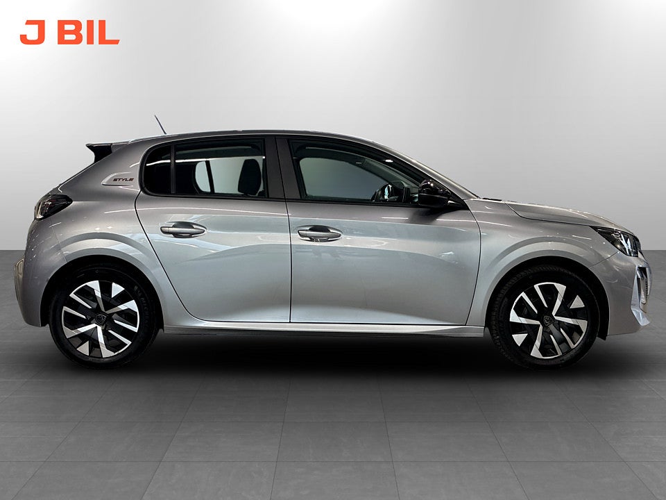 Bild på Peugeot 208 Style Hybrid 100hk Aut CARPLAY BACKSENSORER