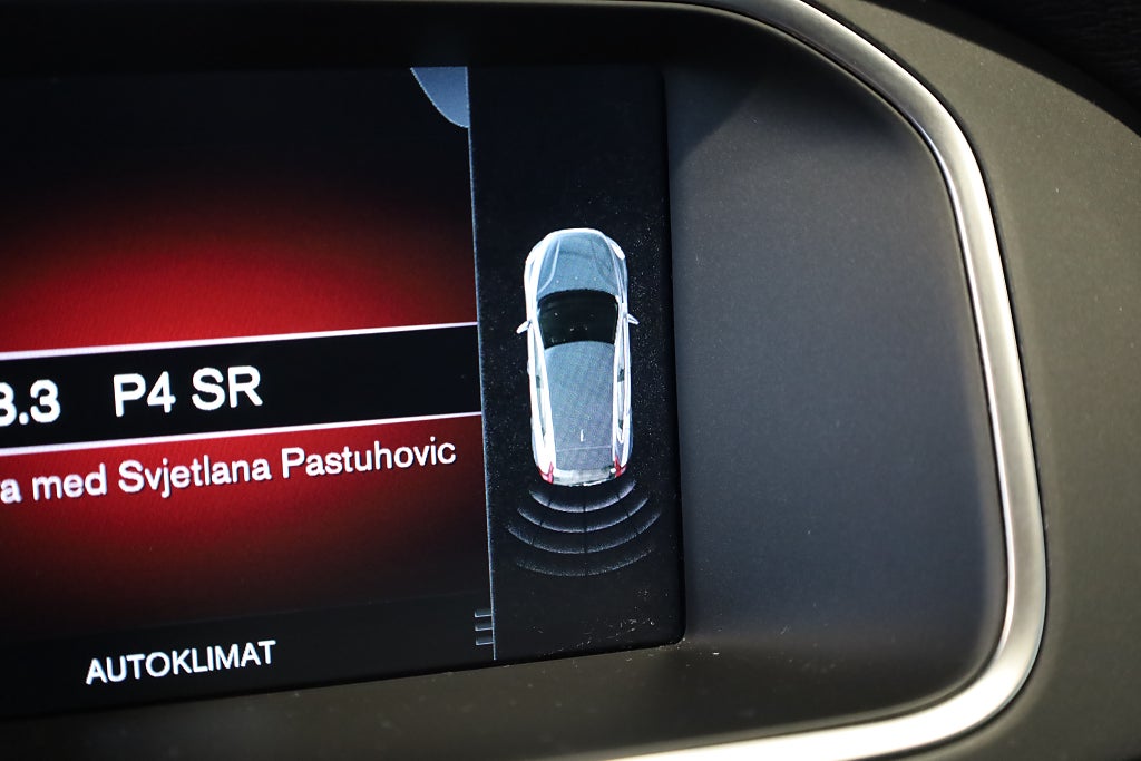 Volvo V40 T3 AUT Momentum | Värmare | PDC | Bluetooth |