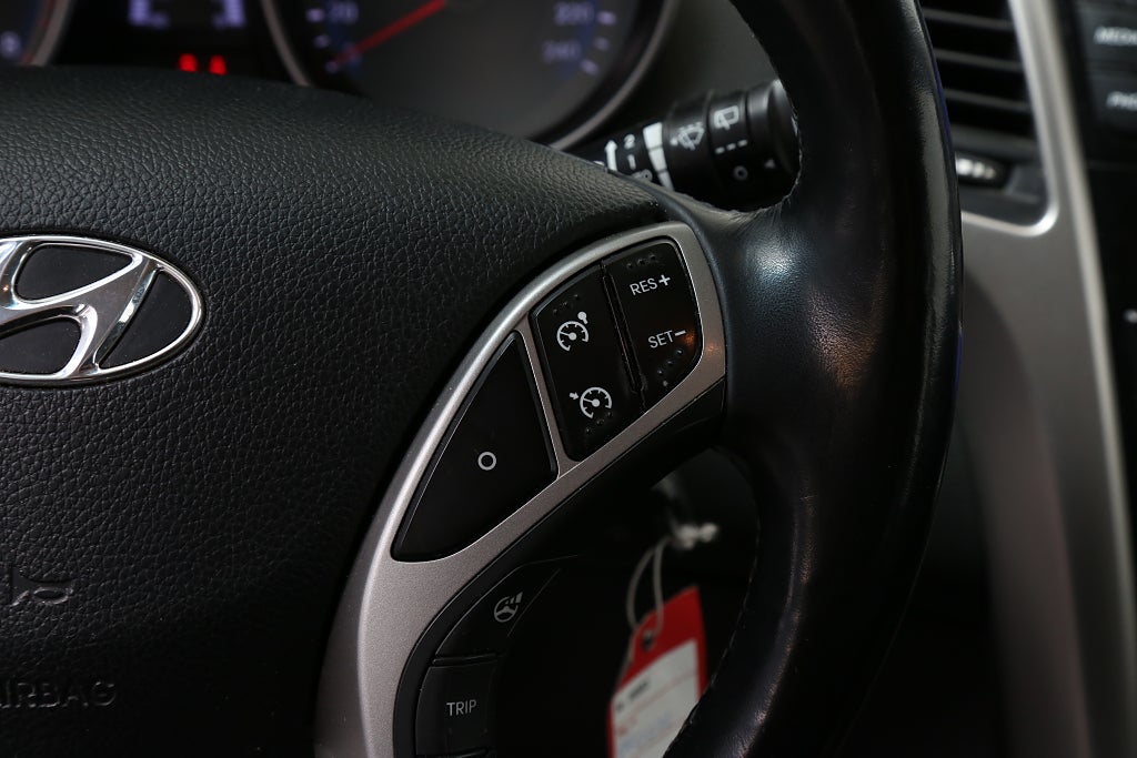 Hyundai i30 1,6 GDI 135hk Comfort Kombi 1ägare Dragkrok 2017