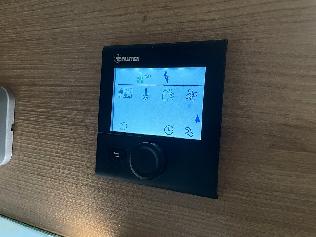 Elnagh T-Loft 531 / B-körkort / Solcell / Taksäng / Ugn - Elnagh