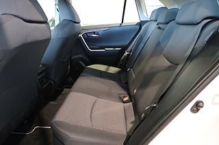 SUV Toyota RAV4 12 av 28