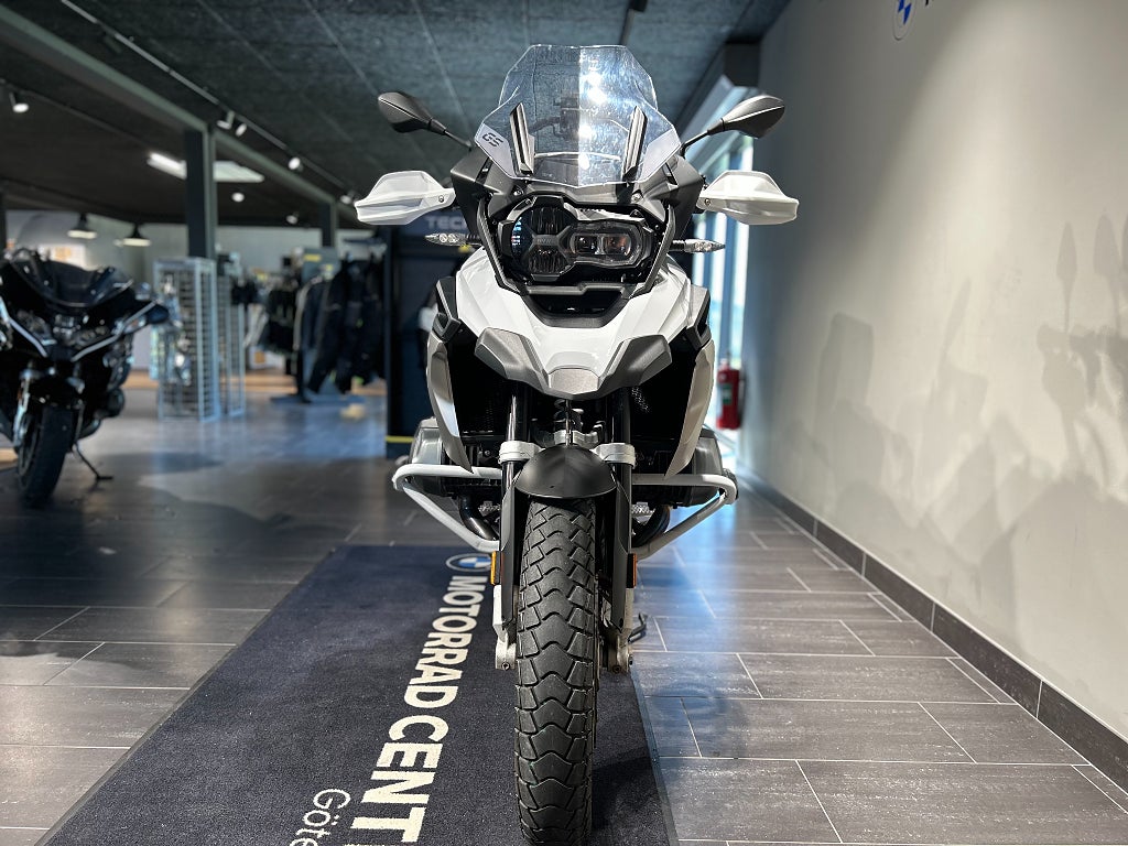 BMW R1250GS / Style HP / 3st väskor / 3,45% ränta / Motobågar