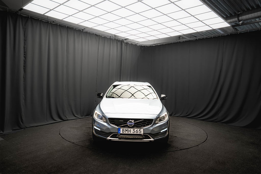 Volvo V60 Cross Country D4 AWD SUMMUM LÄDER DRAG ELSTOL D-VÄRMARE