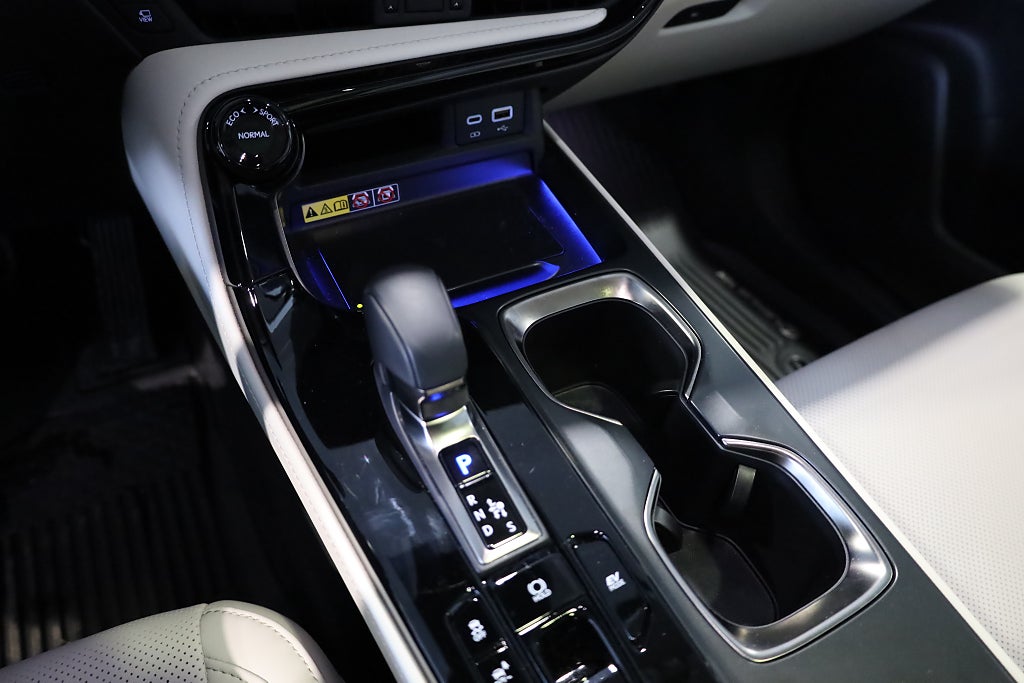 Lexus NX 350h AWD E-CVT Luxury Pano 360°Kamera Navi Head Up 2024