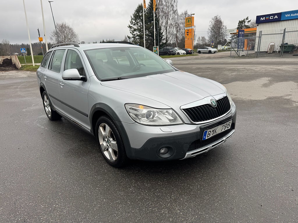 Skoda Octavia Scout 2.0 TDI DPF 4Motion Scout Euro 5