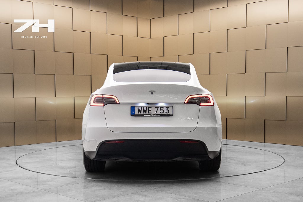 Tesla Model Y Long Range AWD / Pano / Autopilot