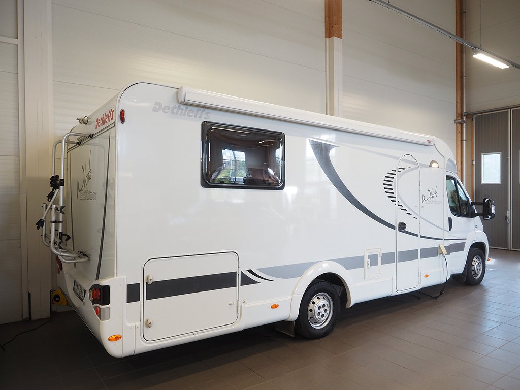 Dethleffs White Edition Markis Queenbed Solcell Cykelställ 2011