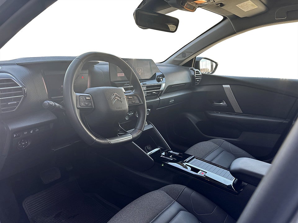 Bild på Citroën C4-X Shine 1.2 PT 130hk Aut B-KAMERA NAVI