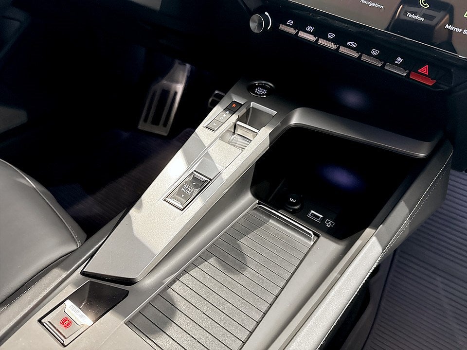 Bild på Peugeot 408 GT 1.2 PT 130hk Aut - B-KAMERA, ELSTOL