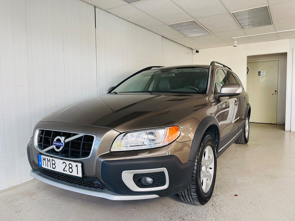 Volvo XC70 2.4D AWD 163HK D3 Automat Summum Drag D-Värmare Skinn