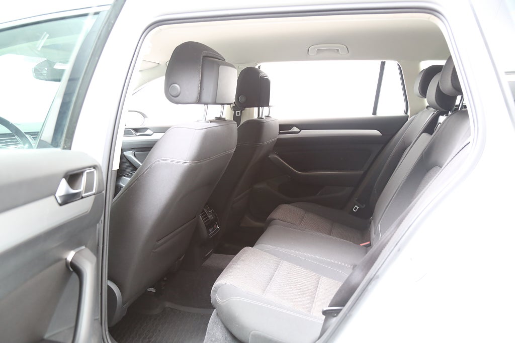 Volkswagen Passat 1,5 TSI 150hk Sportscombi DSG Värmare Kamera Leasbar 2019