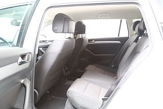 Kombi Volkswagen Passat 26 av 29