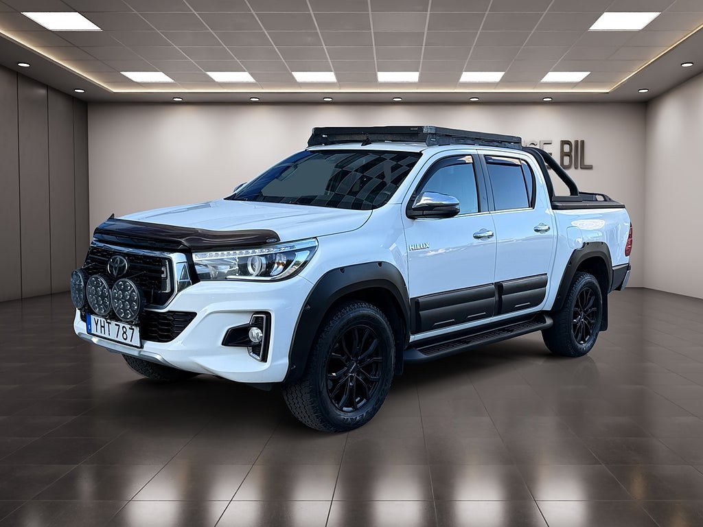 Toyota Hilux Dubbelhytt 2.4 AWD Kamera Läder Navi Värmare Drag MOMS